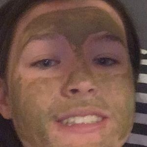 Meet your Posher, Ava